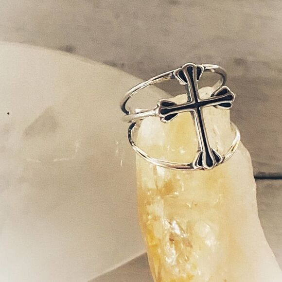 Sterling Silver Minimalist Cross Band Ring Adjustable 7-12 - Picture 3 of 7